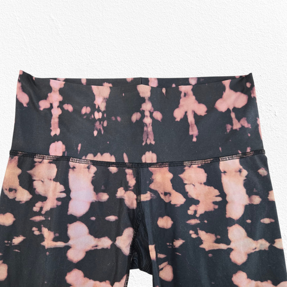 Teeki Black Pink Tie Dye Aztec Stripe Yoga 28" Active Leggings Size Medium - Picture 3 of 5